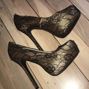Steve Madden Lace&Satin Heels 7